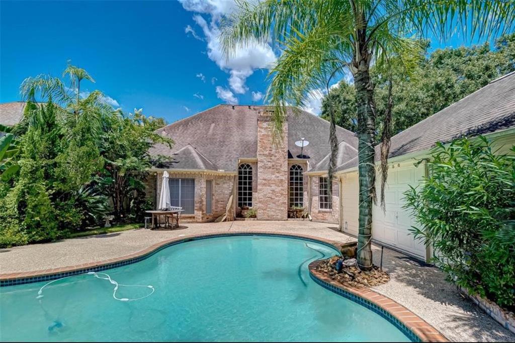Foto principal - 19507 Laurel Park Ln