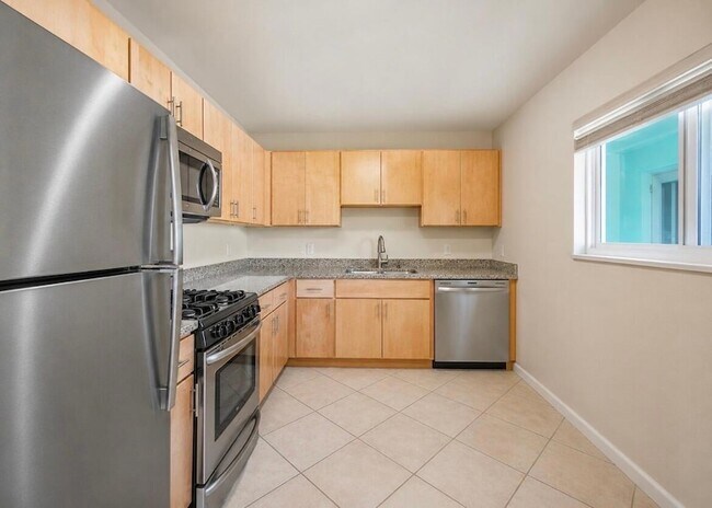Photo - 421 S Lakeside Drive Unit 7 Apartment