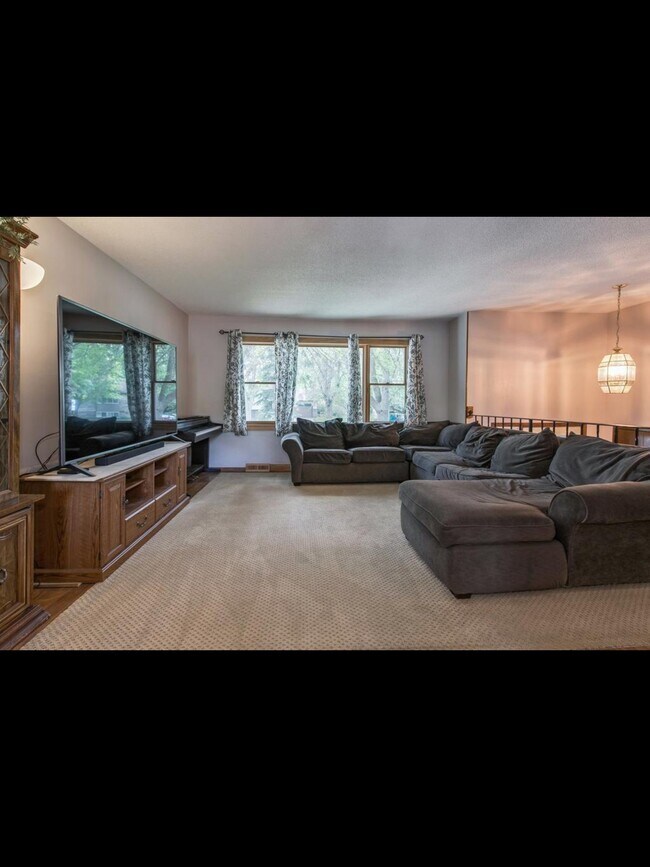 4063 88th Ave NE, Circle Pines, MN 55014 House Rental in Circle Pines