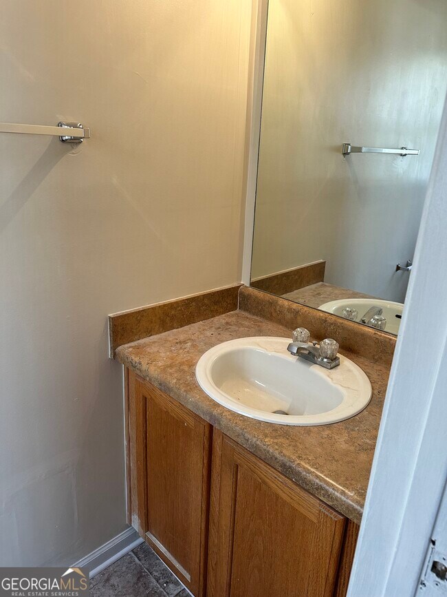 Foto del edificio - 4766 Creekside Pl