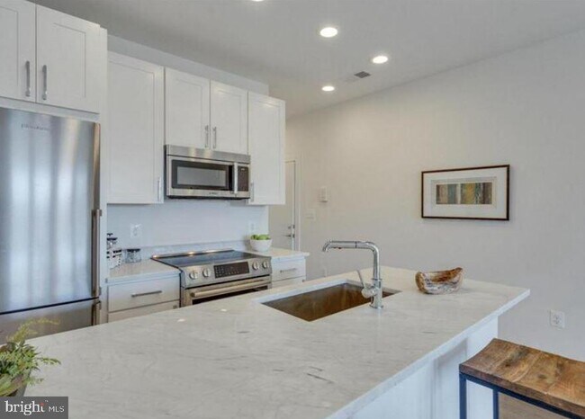 Foto del edificio - 1412 Chapin St NW