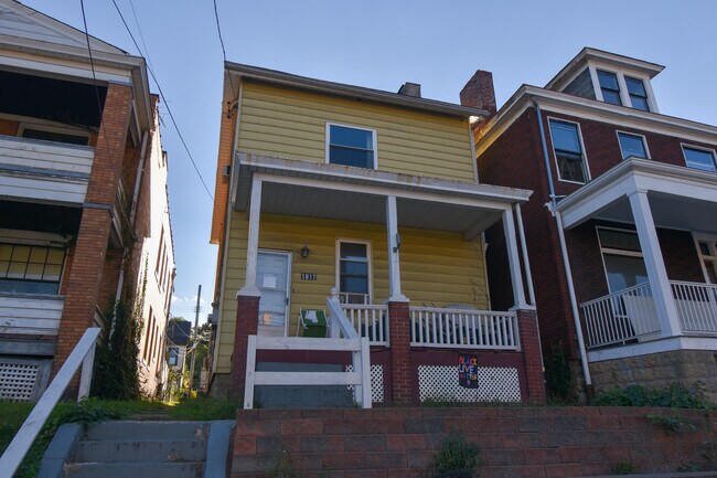 Building Photo - 1017 Chartiers Ave