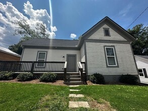 Building Photo - 193 N Rocksprings St