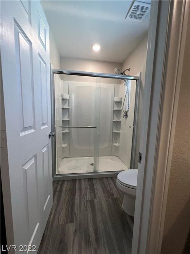 Building Photo - AMAZING PROPERTY, MOVE IN READY-2 STORY, S...