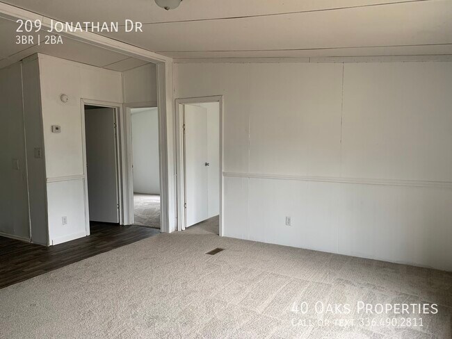 Building Photo - 209 Jonathan Dr