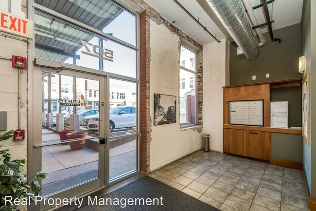 Foto del edificio - 507 E Locust St