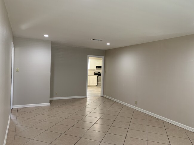 Building Photo - 3901 Drexel Ave