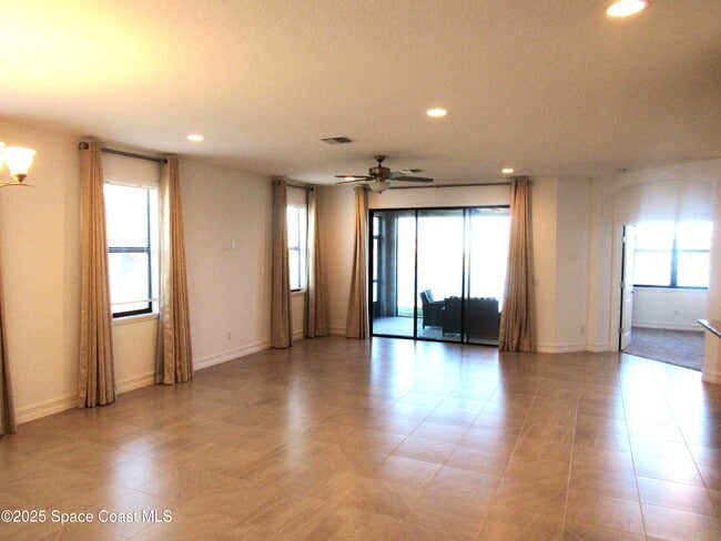 Foto del edificio - 3398 Addison Dr