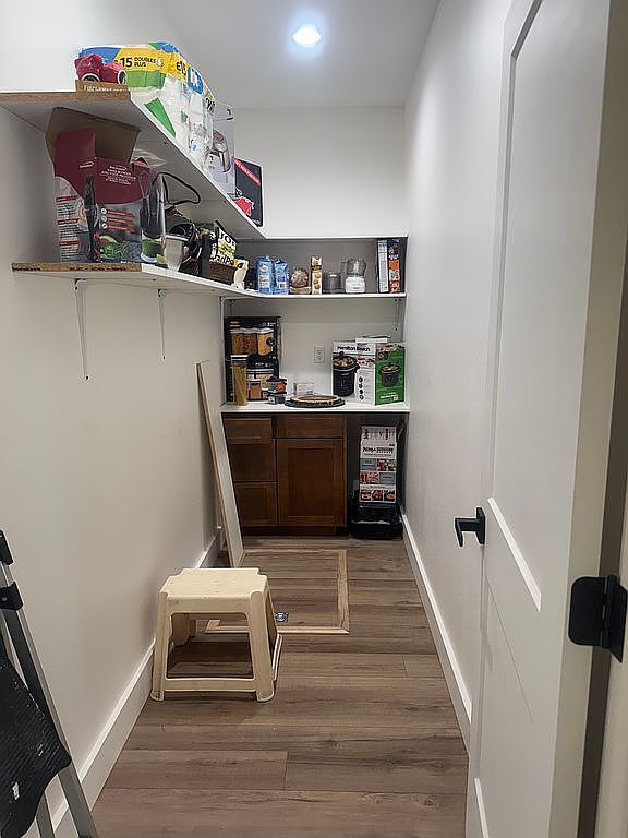 Building Photo - 104 Easy St