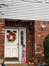 Building Photo - 42 Townsend Dr