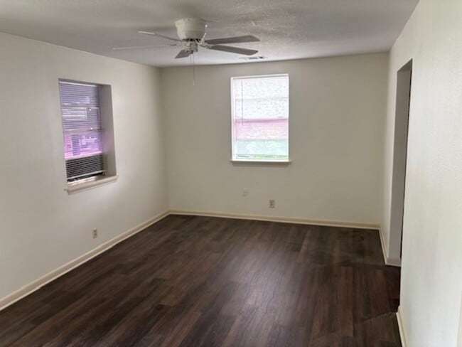 Foto del edificio - 213 NE 31st St