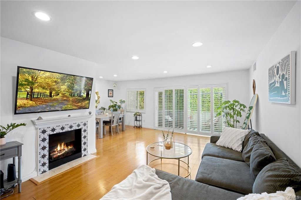 Primary Photo - 2345 Roscomare Rd
