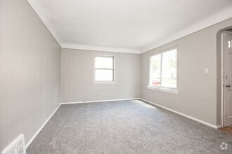 Building Photo - 5482 Oakwood Ave
