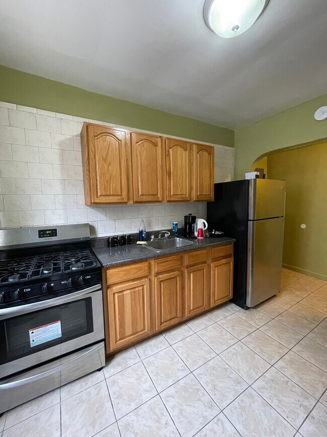 Building Photo - 2118 21st Rd