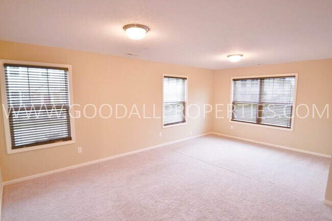 Building Photo - 2 Bedroom 2.5 Bath Town House near Jordan ...