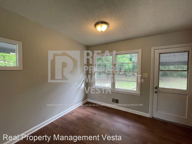 Building Photo - 3 br, 1 bath House - 1835 Canterbury Road