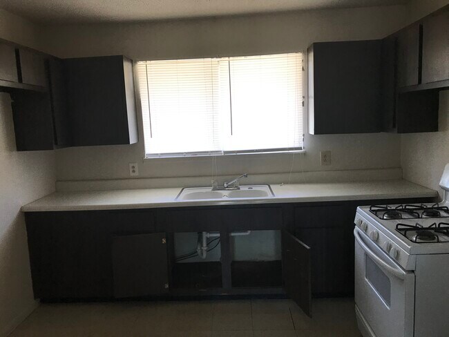 cocina - 1140 S Elizabeth St