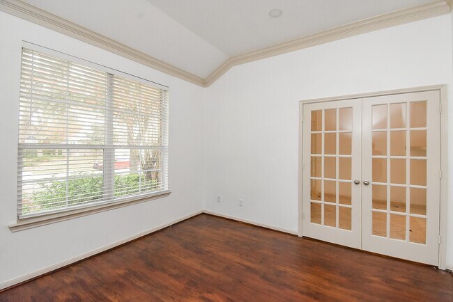 Foto del edificio - 6822 Clemson Ln