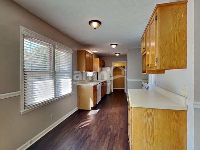 Foto del edificio - 7303 Clearview Dr