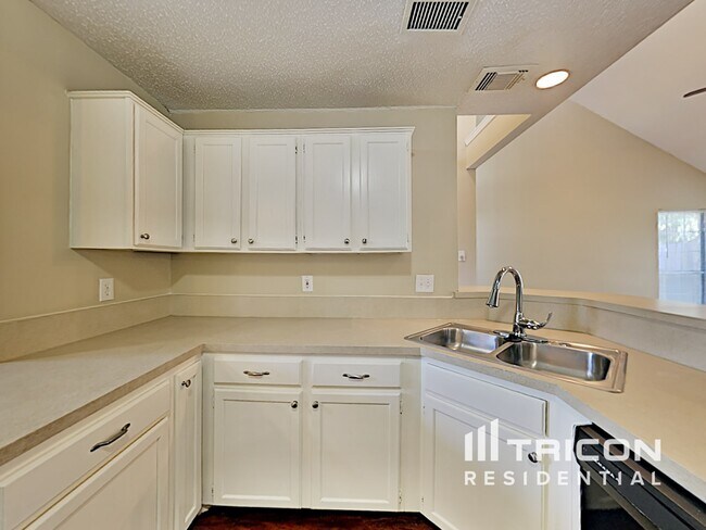 Foto del edificio - 1717 Wild Willow Trail