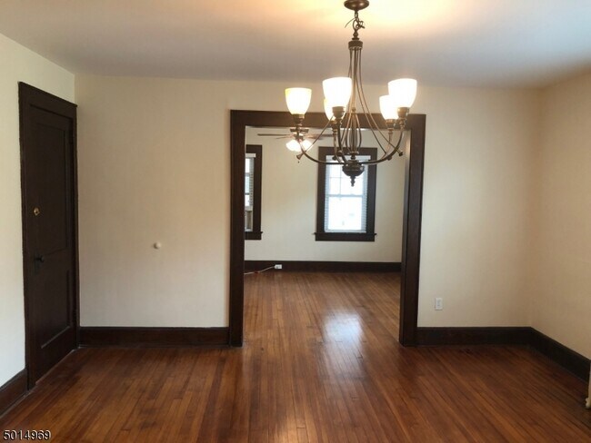 Building Photo - 16 2nd Ave