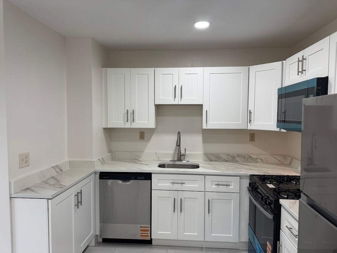 Photo - 1748 Jancey Street