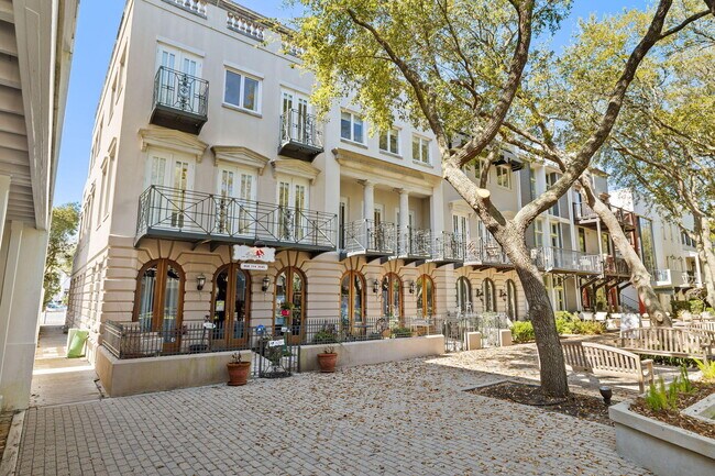 Building Photo - 202 W Ruskin Pl