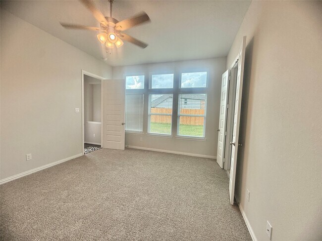 Foto del edificio - 6123 Severson Lake Ct