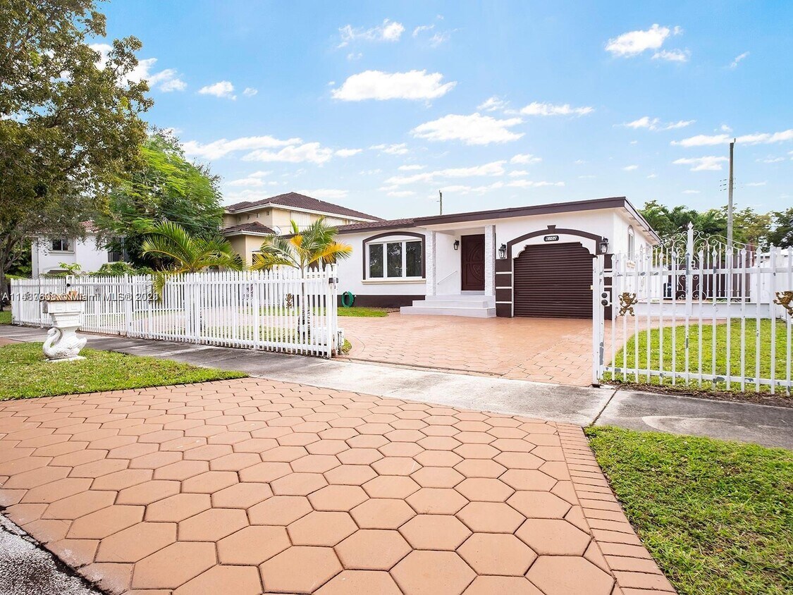Foto principal - 6102 SW 13th St