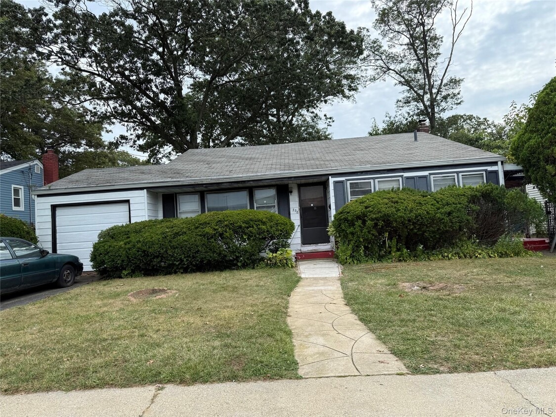 Primary Photo - 338 E Clinton Ave