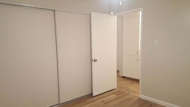Foto del edificio - 14828 Parthenia St