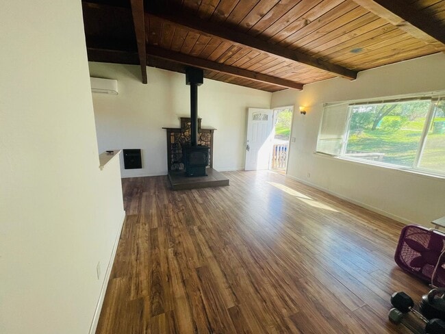 Building Photo - 2 Bedroom Duplex in Placerville