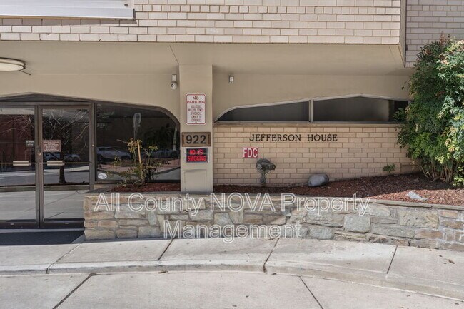 Foto del edificio - 922 24th St NW