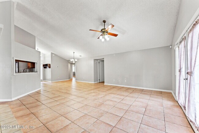 Foto del edificio - 8379 Chason Rd W