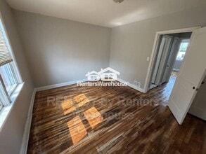 Building Photo - 1038 Iris Ave