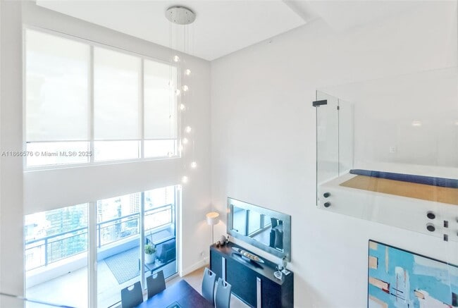 Foto del edificio - 60 SW 13th St