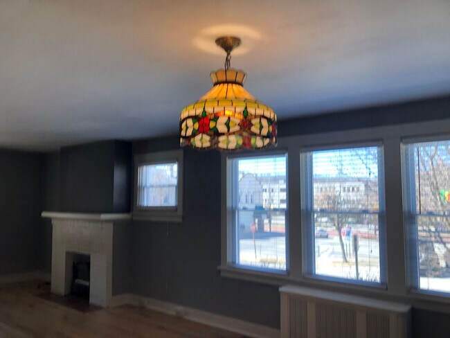 Foto del edificio - Beautifully Rehabbed Central Oakmont apart...