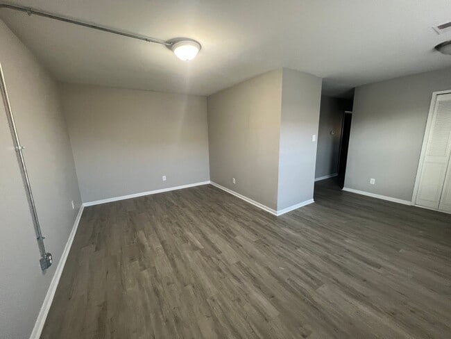 Foto del edificio - 2343 Harrodsburg Rd