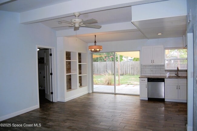 Building Photo - 360 Sabal Ave