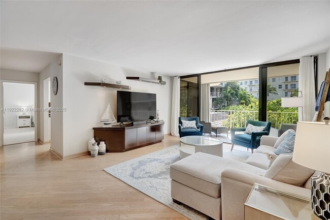 Foto del edificio - 3200 S Ocean Blvd