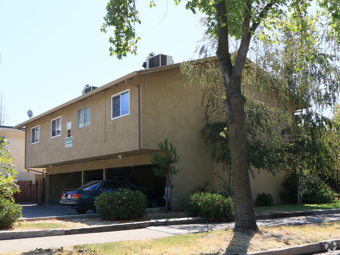 500 E Elm St, Lodi, CA 95240 Apartments in Lodi, CA
