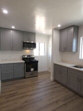 Building Photo - 815 23rd St