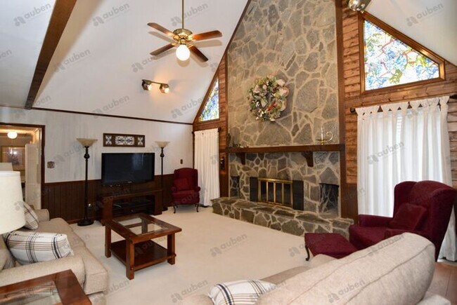 Building Photo - 1025 Brookwood Dr