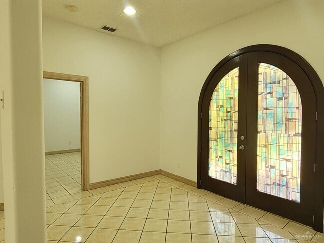 Foto del edificio - 417 E Bluebird Ave