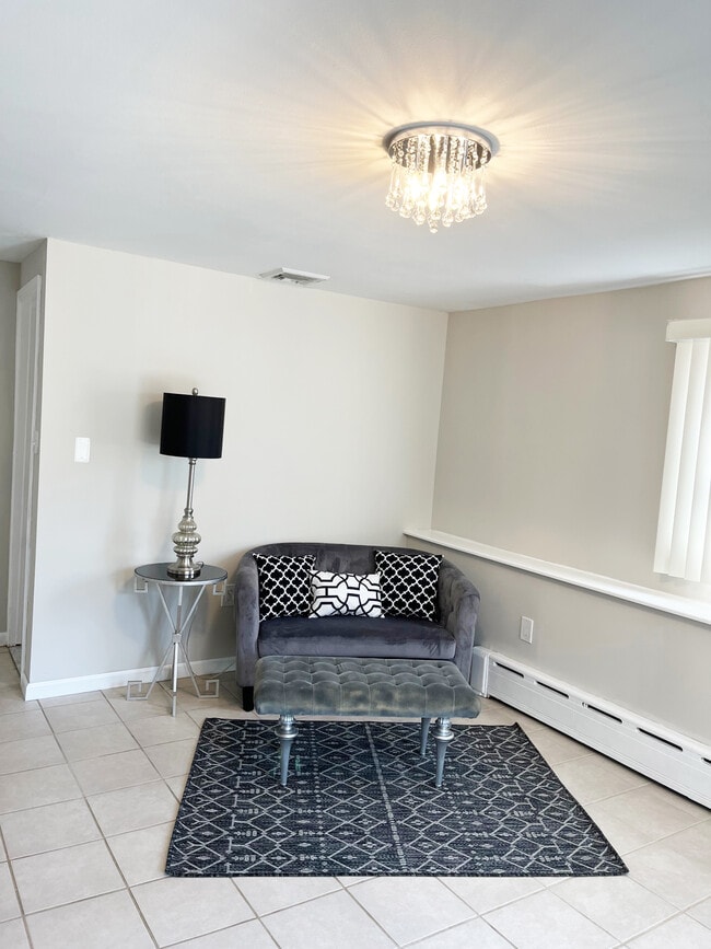 Building Photo - 36 2nd Ave