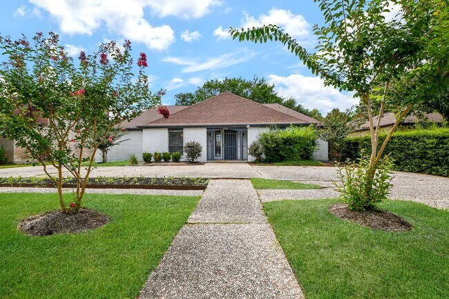 Building Photo - 11906 Pepperdine Ln