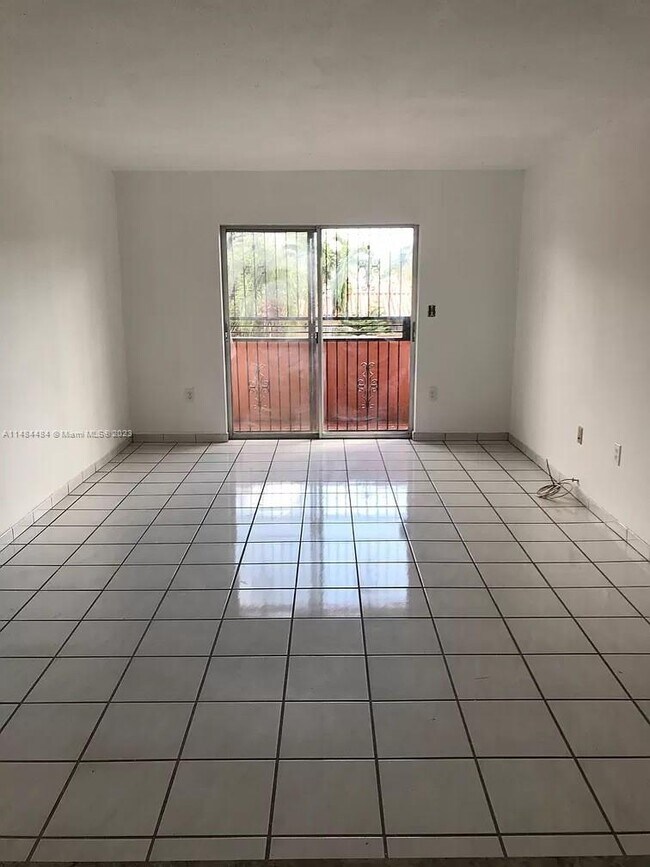 Foto del edificio - 2401 SW 10th St