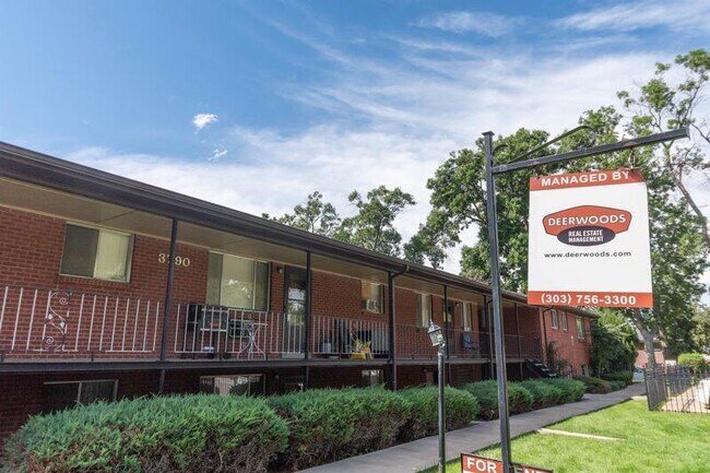 Foto del edificio - 7290 Newton Street