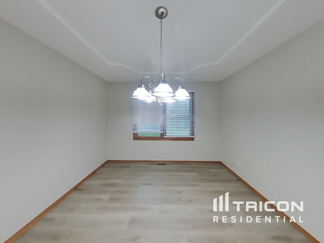 Foto del edificio - 4955 Vermette Cir