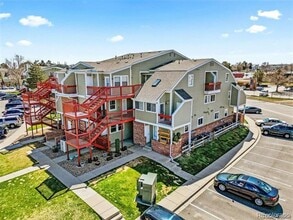 Building Photo - 912 S Dearborn Way